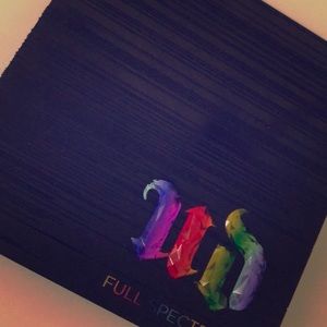 Full spectrum palette